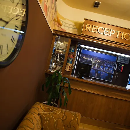 布拉格联合酒店 酒店 4*
